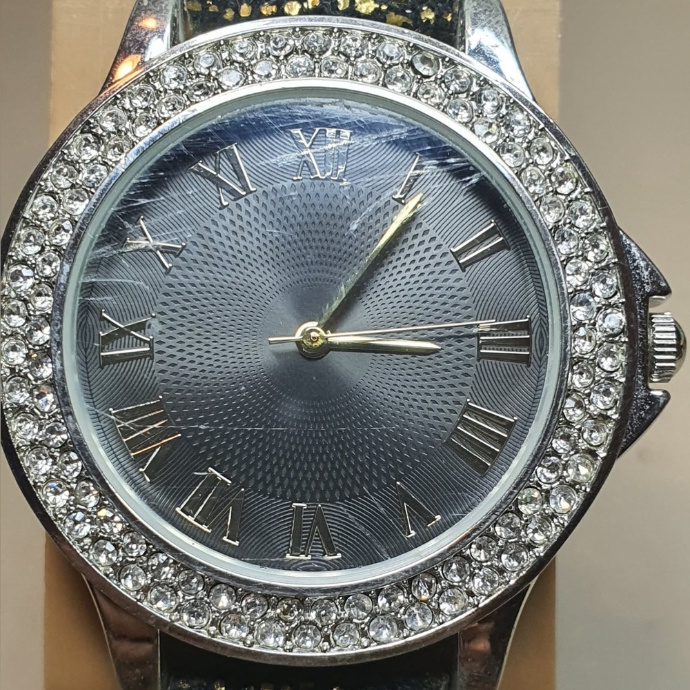 🦋10/$20🦋 Silver/Goldtone Rhinestone Leather Women's Watch
